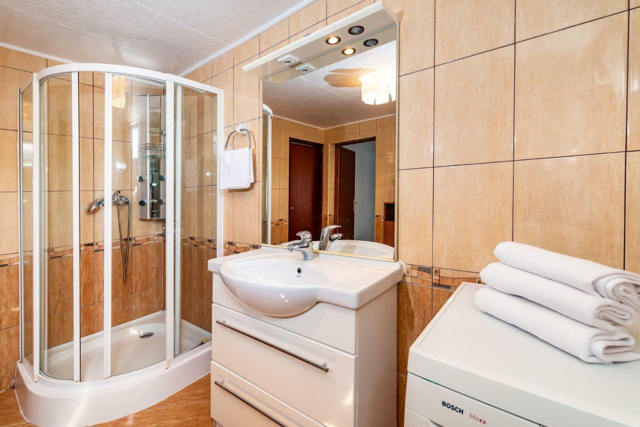 Vacation House Anna Карлобаг Екстериор снимка