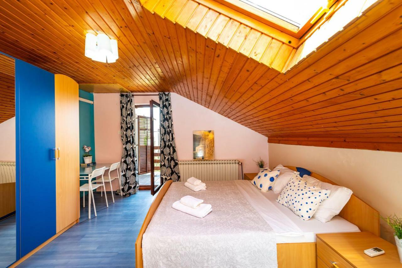 Vacation House Anna Карлобаг Екстериор снимка