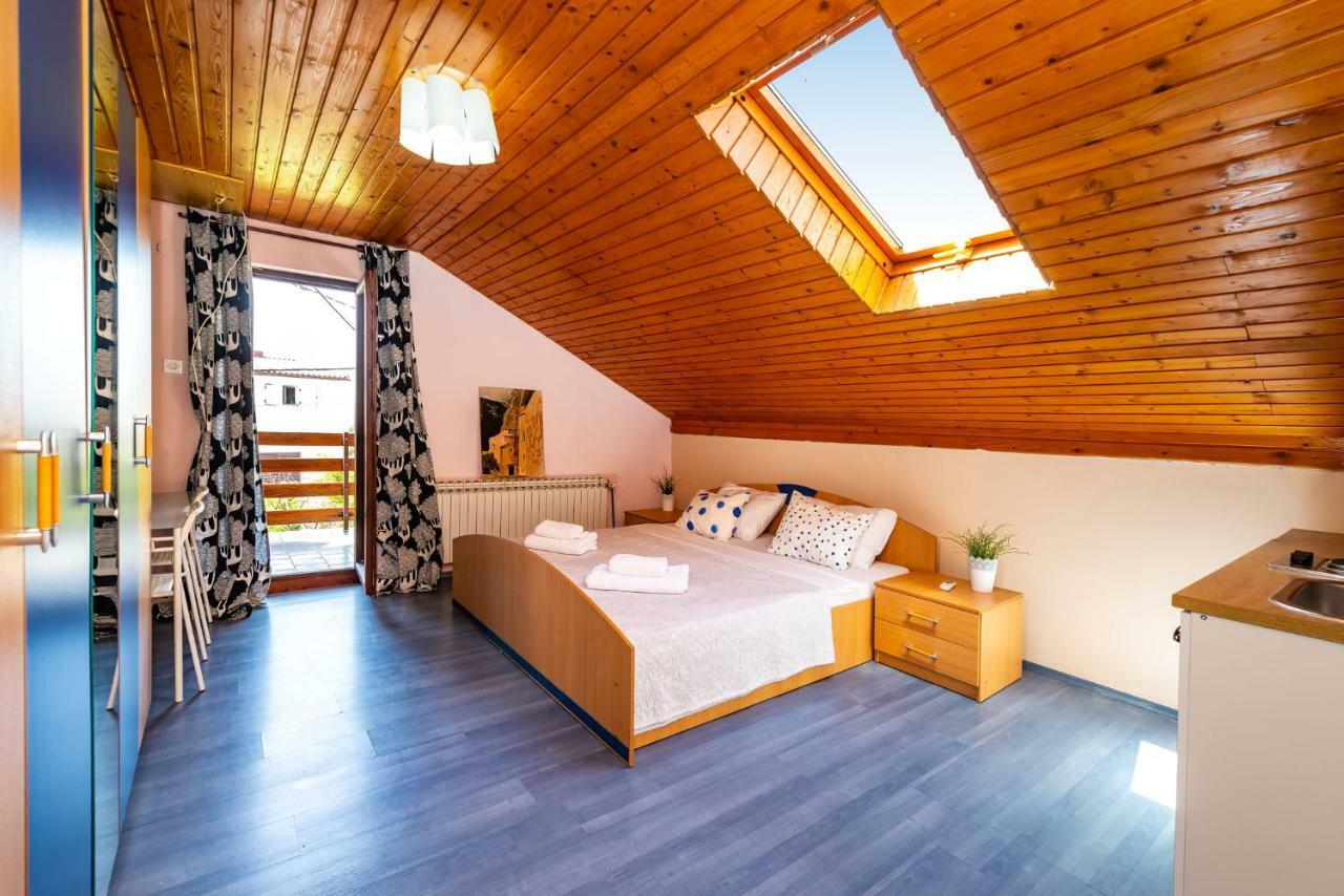 Vacation House Anna Карлобаг Екстериор снимка